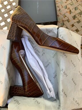 INEZ Croc-Embossed Brown Block Heel Pumps